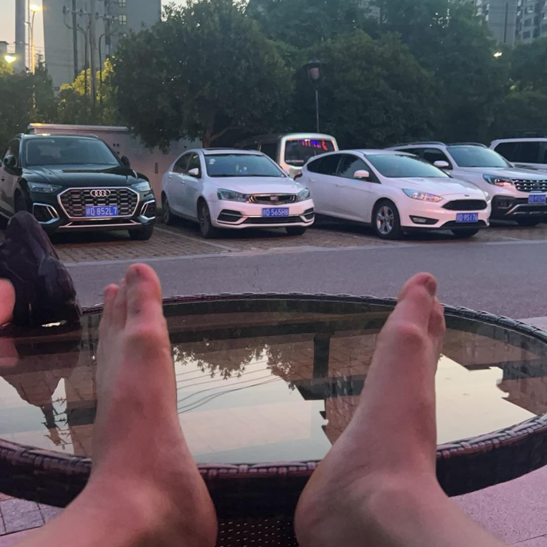 甜妞爱玩毛线