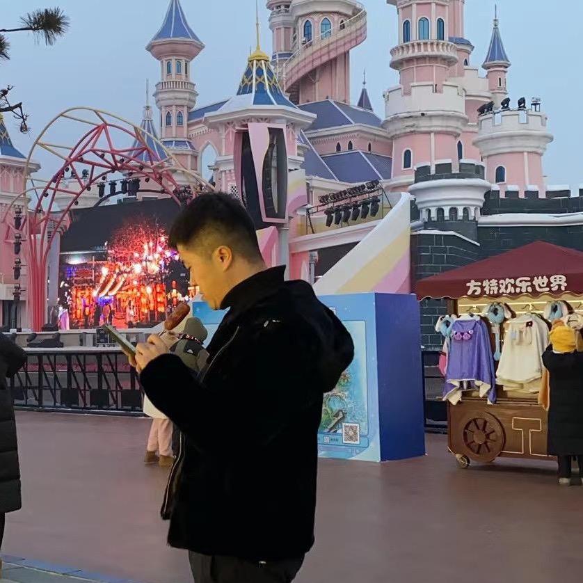 民工-快乐的小陶。18岁每天工作18小时