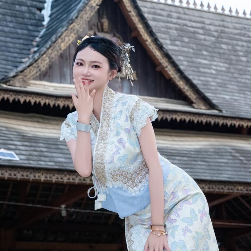 杨六月漫游