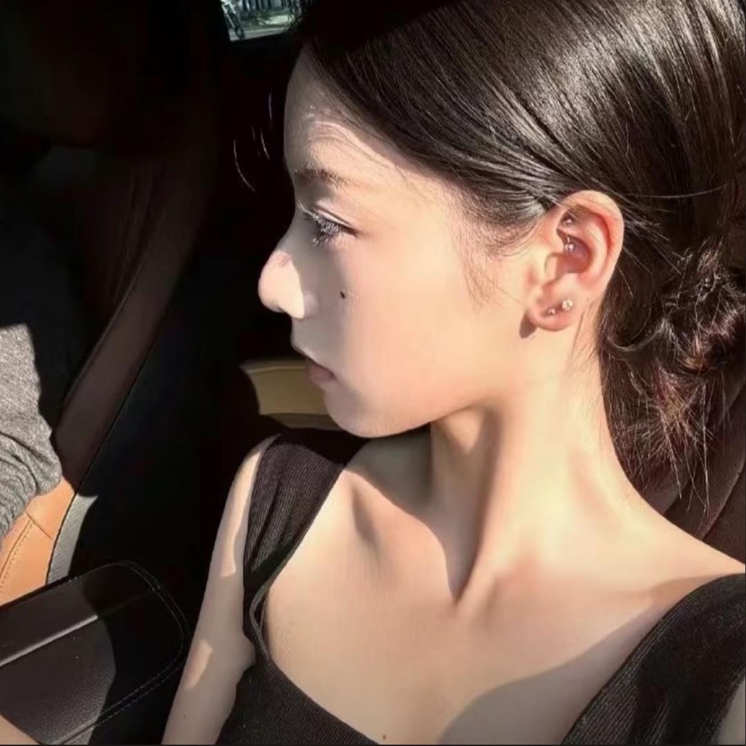 1-比个耶