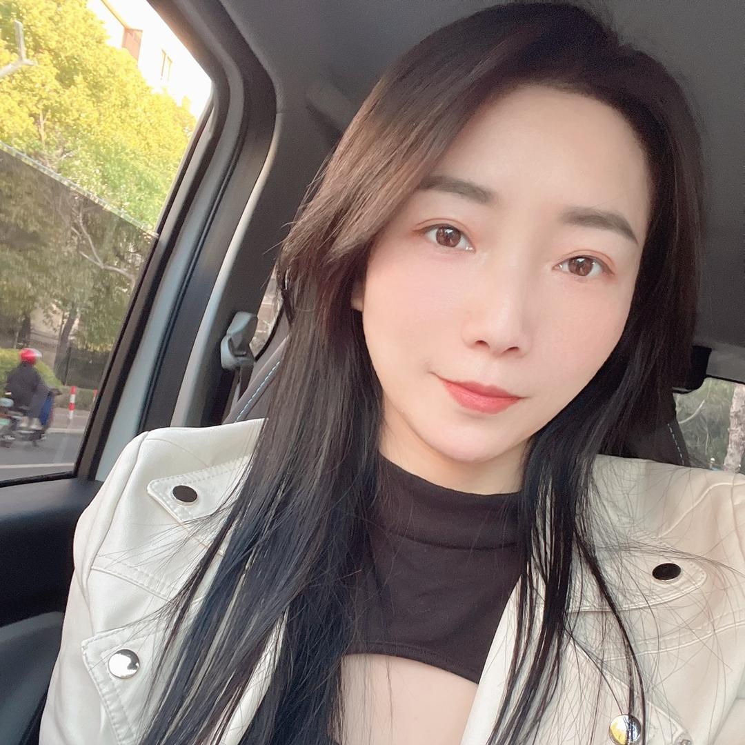 卖螃蟹的小姐姐