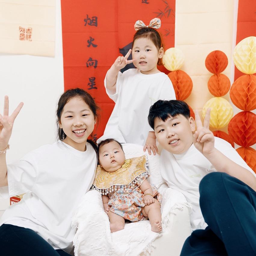 四只小文