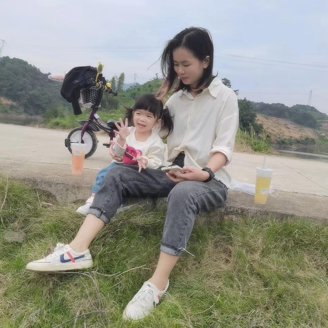体彩凌妞