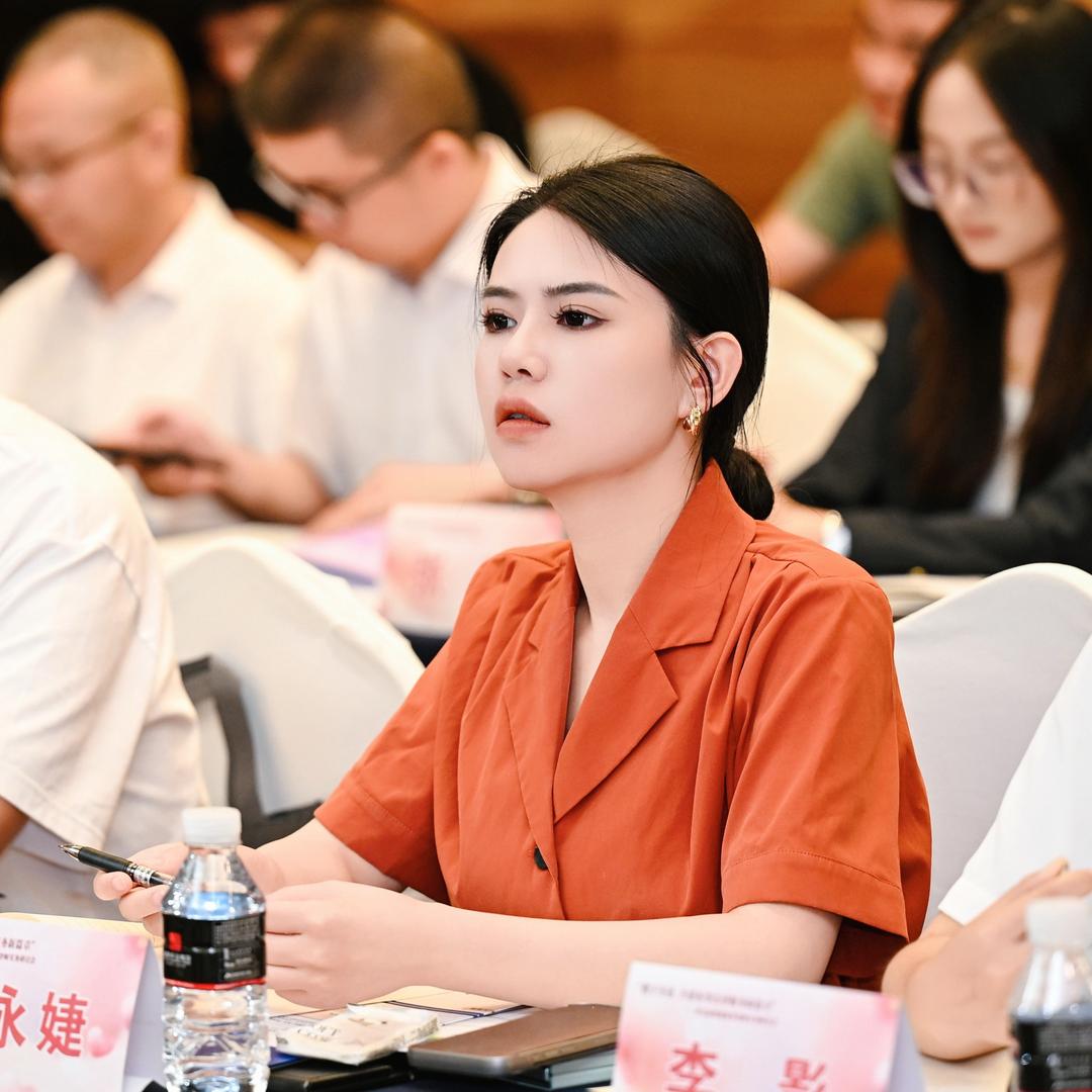 钢铁直女侠(律师)