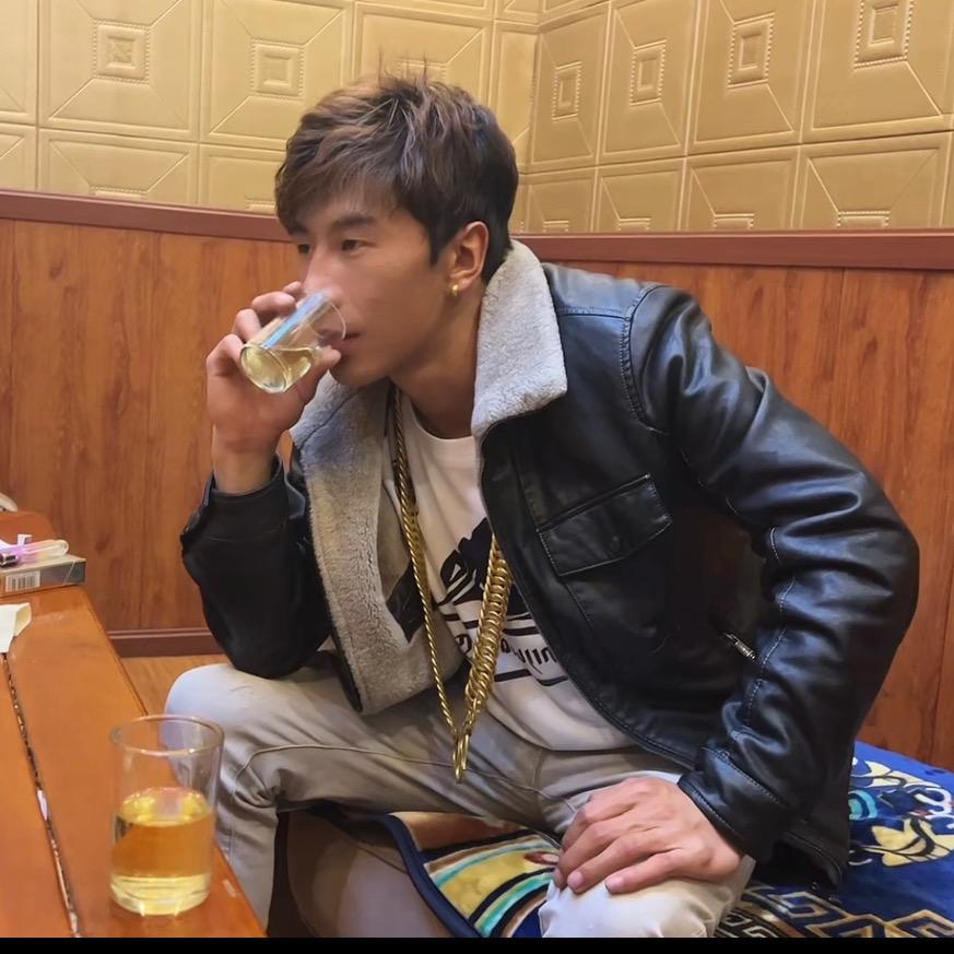 藏。 好运哥