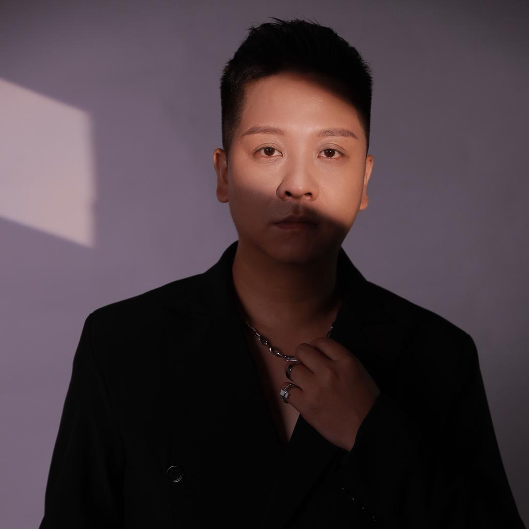 唯奇丝烫发变现杨辉