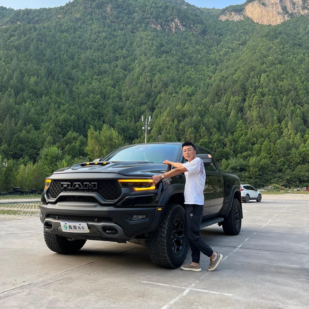 鑫源名车阿伟