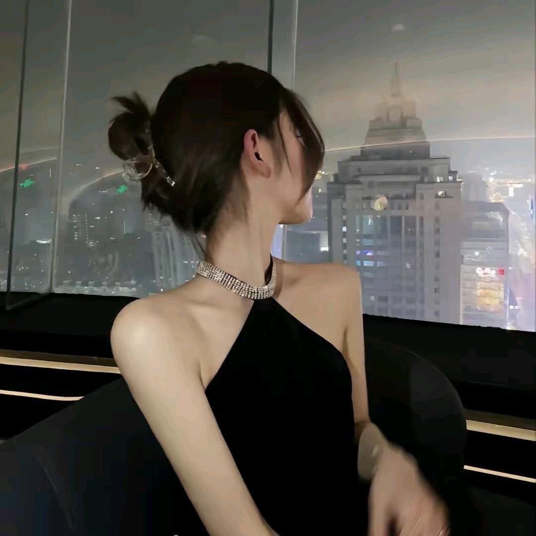 Miss 李🧸ྀི暖暖