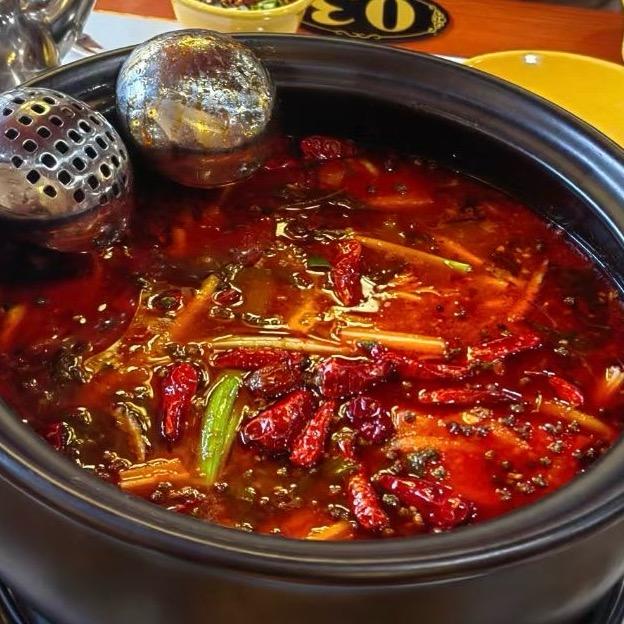 艳飞酸菜牛肉