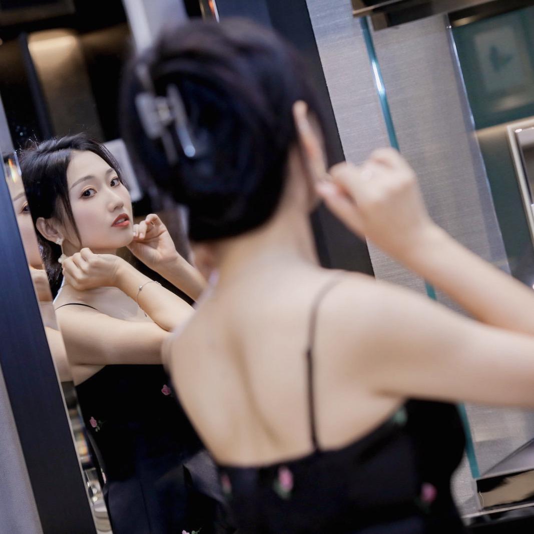 吕大美人美美子