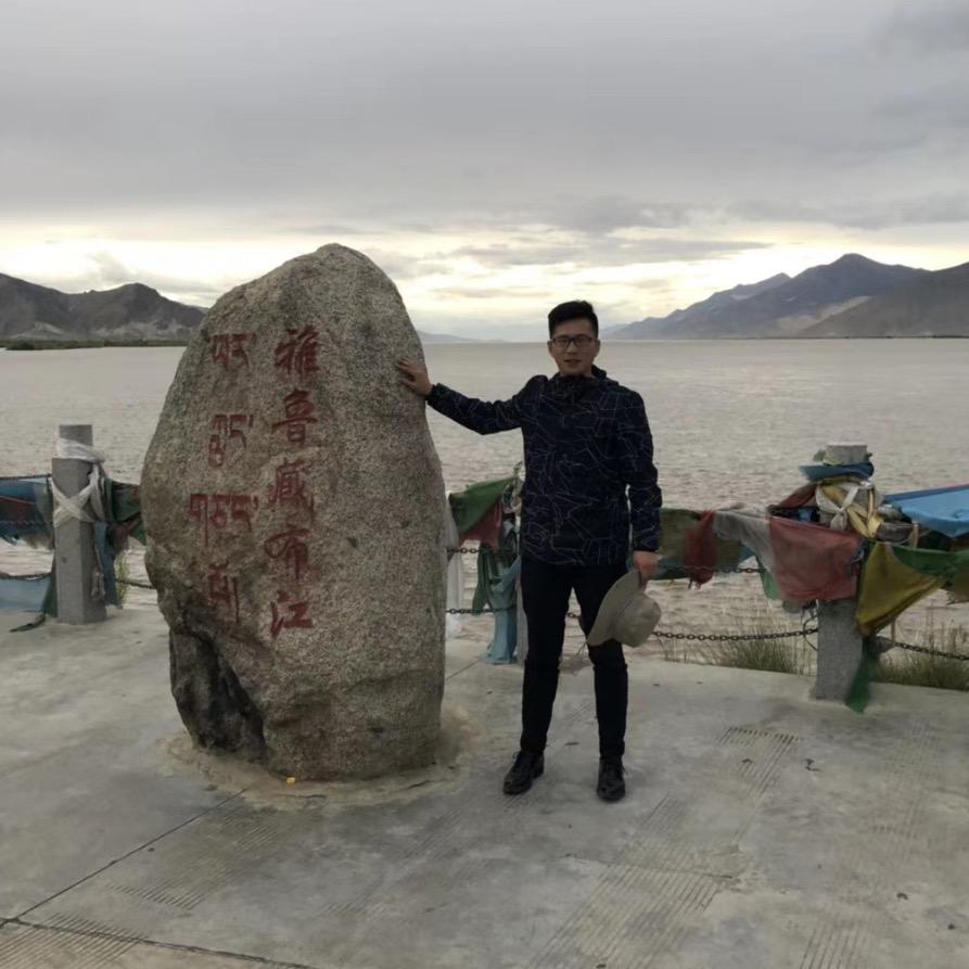 高端实木定制衣柜工厂