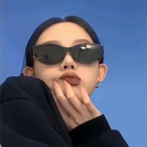 小何吖！