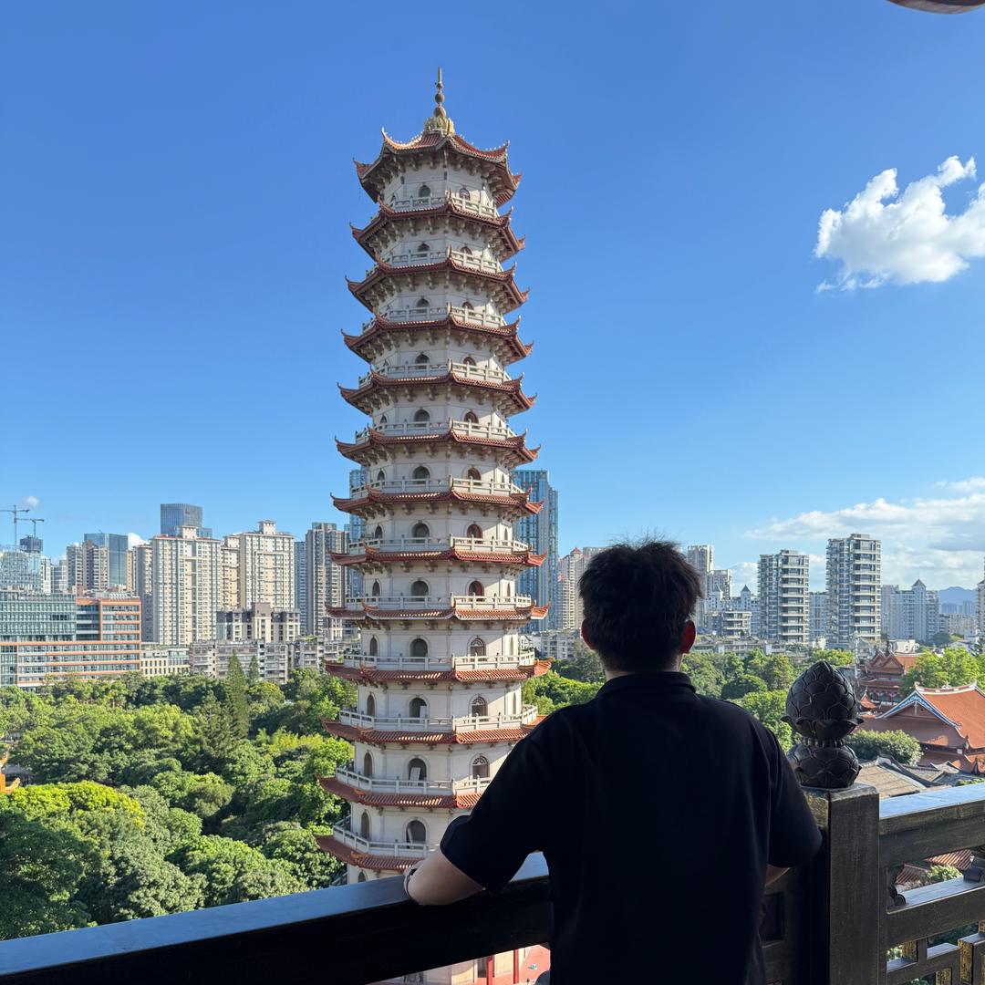 半窗☁️