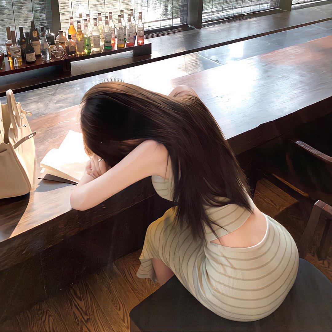 莉莉安.