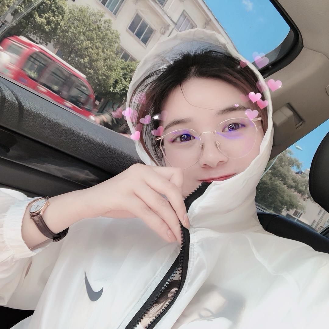 一个很哇噻的女孩🌻