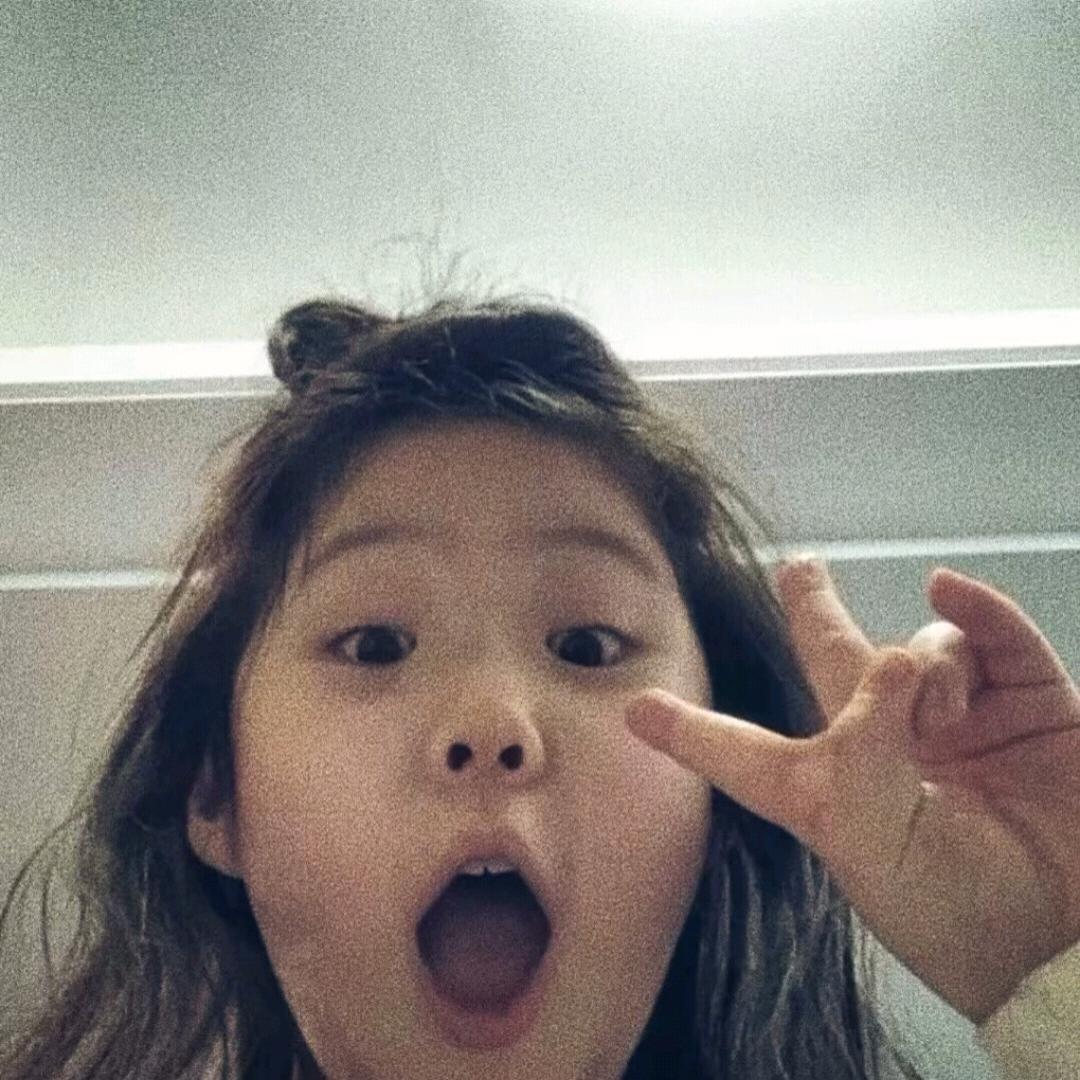 妮妮𝟭-^