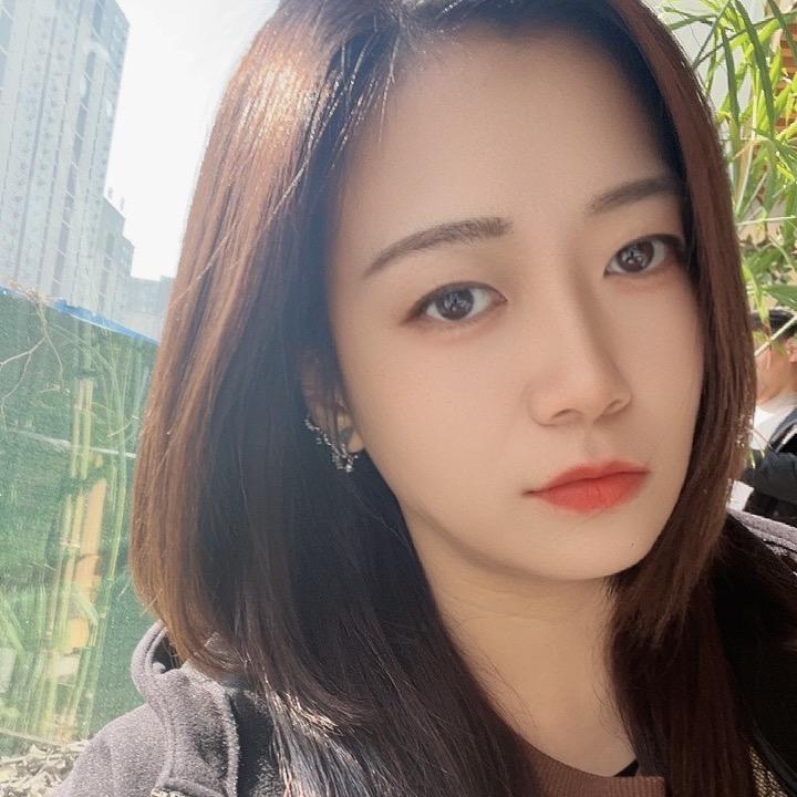檀冰瑶灬
