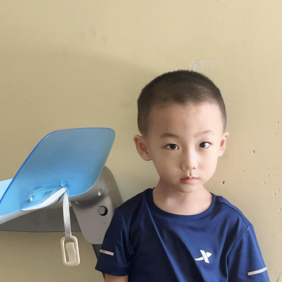 小筠昊
