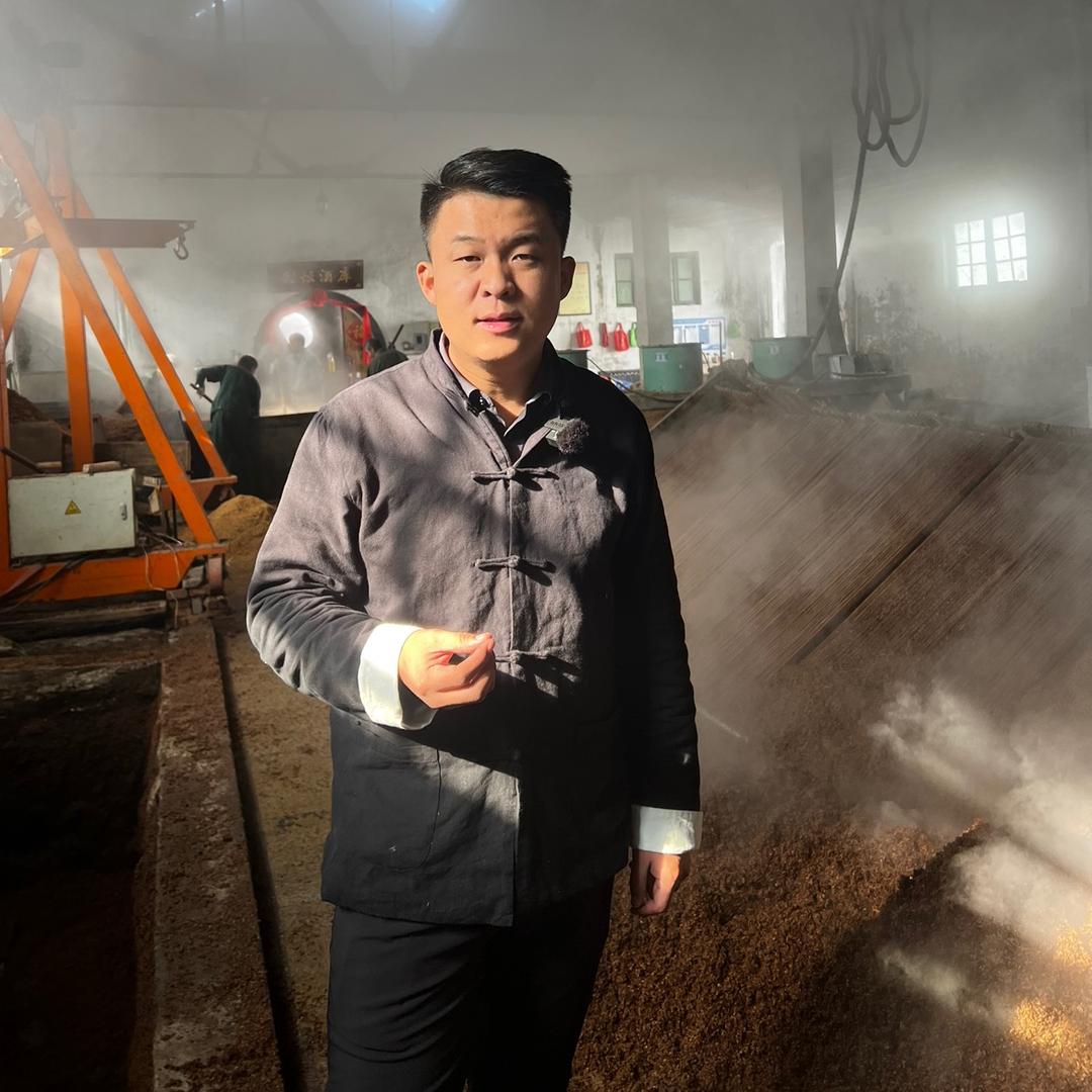 鲁门春酒业卞广阔