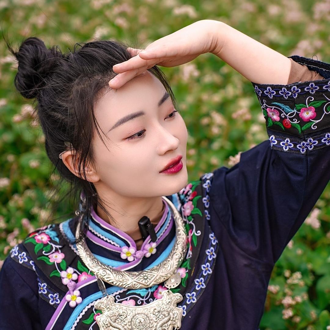 一枝猴子（王雯曦）