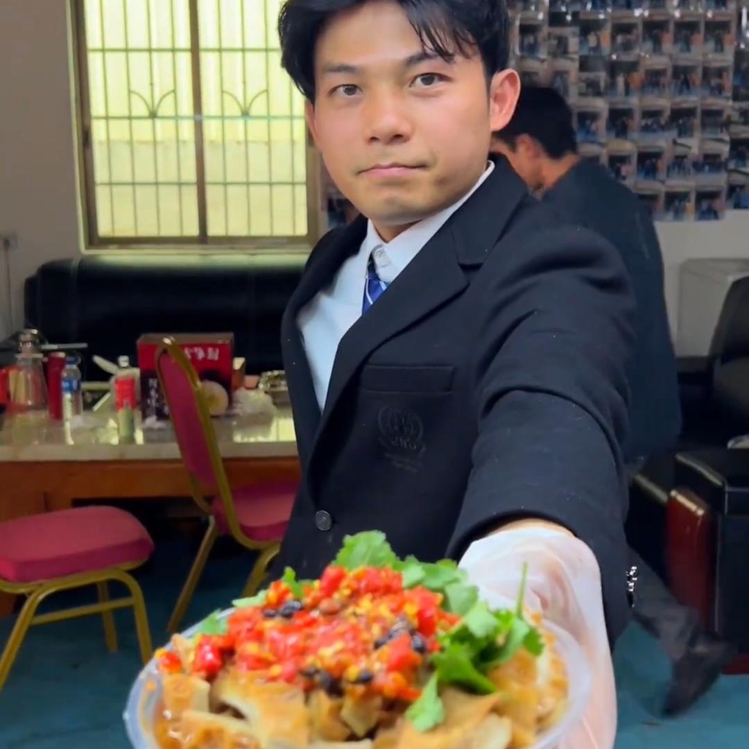 中汉良牛杂地摊