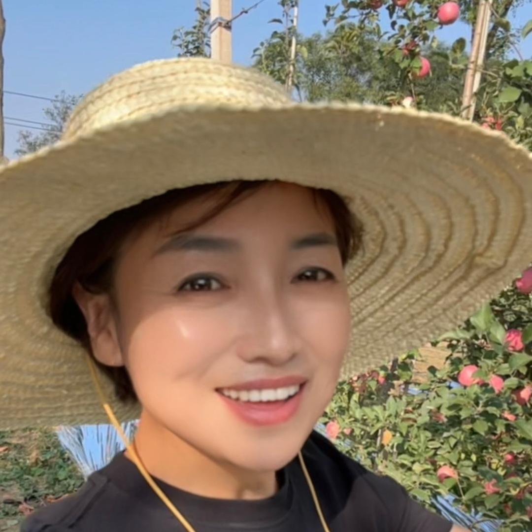 洛川苹果草帽姐