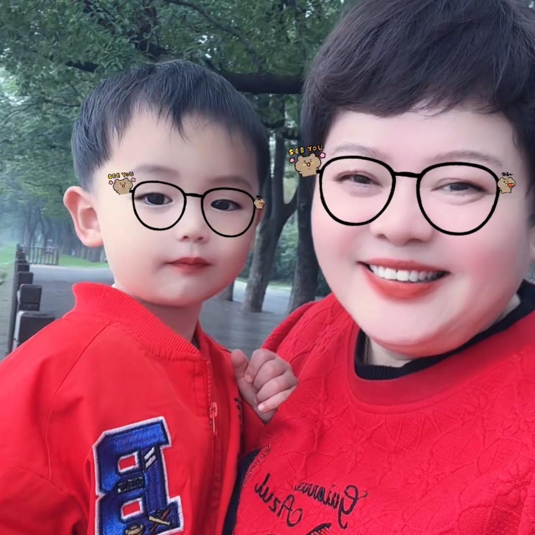 宝贝，臭臭。