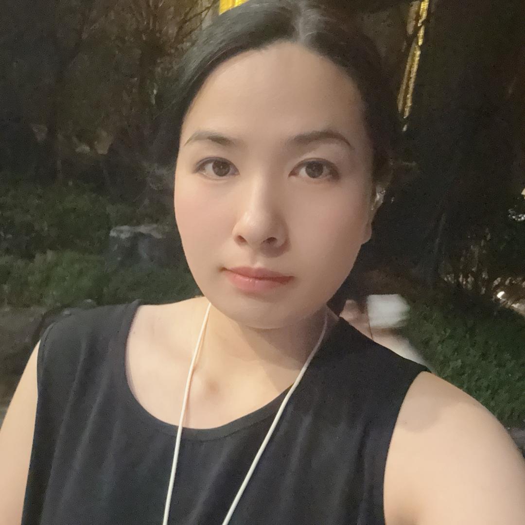 依梦突破1000粉丝