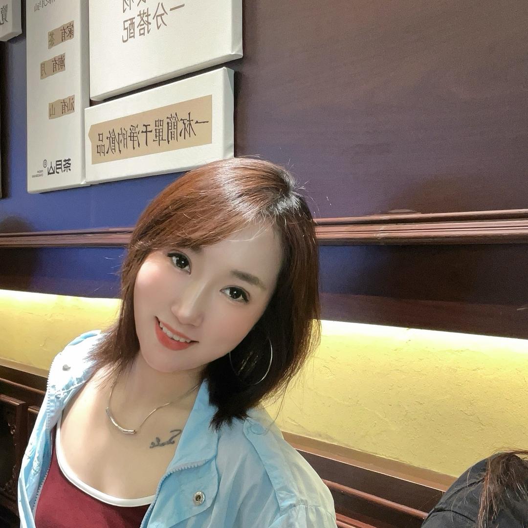 查查蒙是她