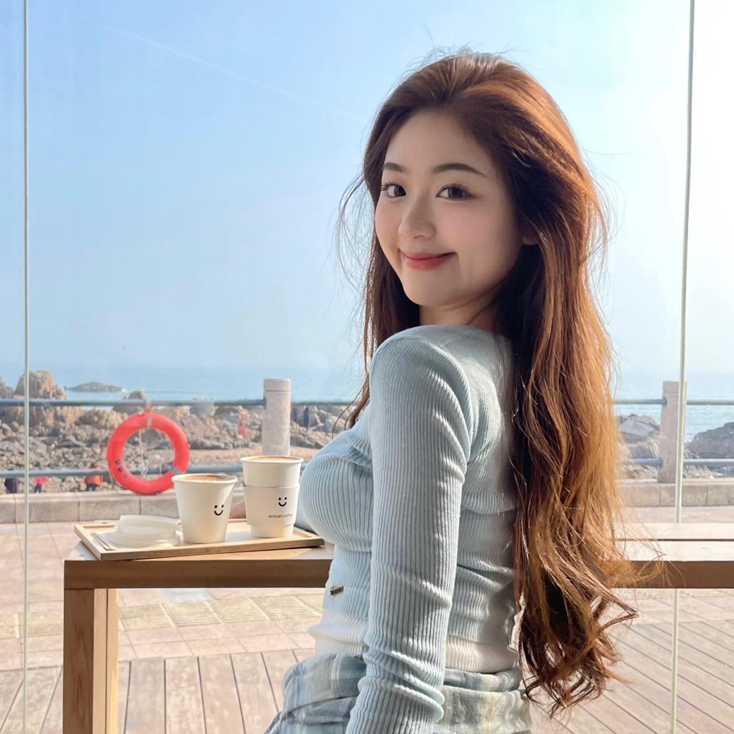好像是佳佳