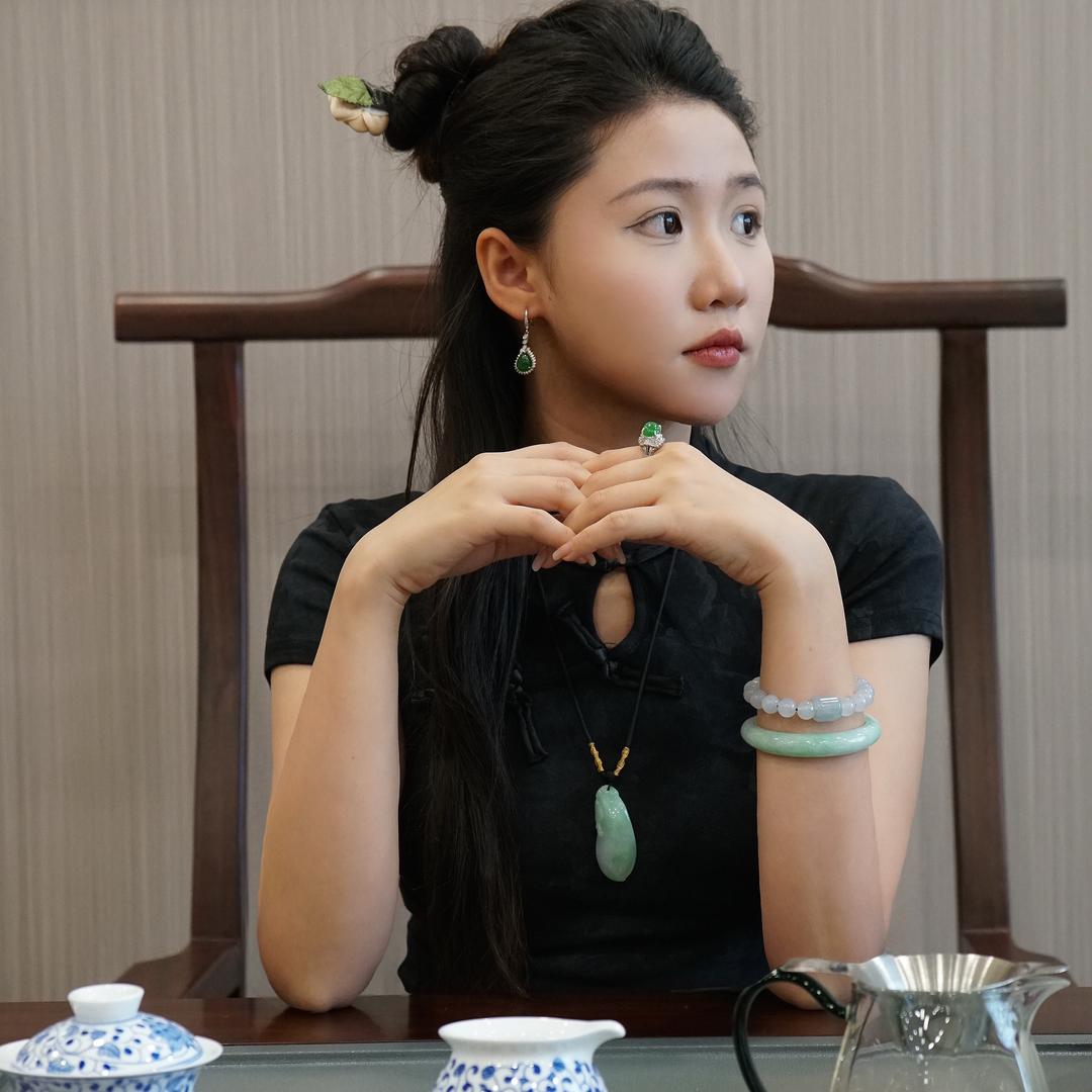 佳佳爱翡翠