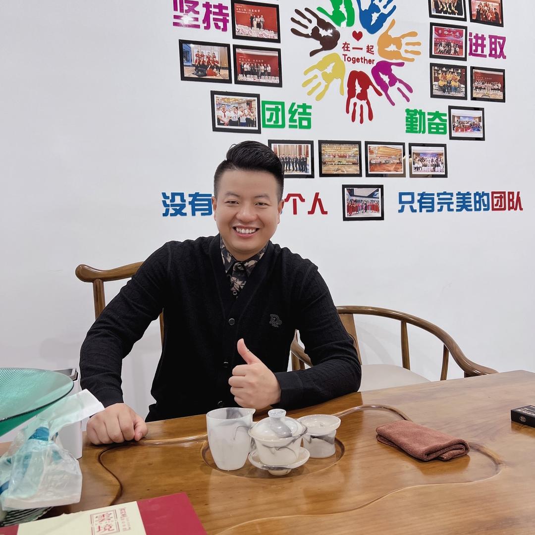 株洲财哥瓦萨琪男装