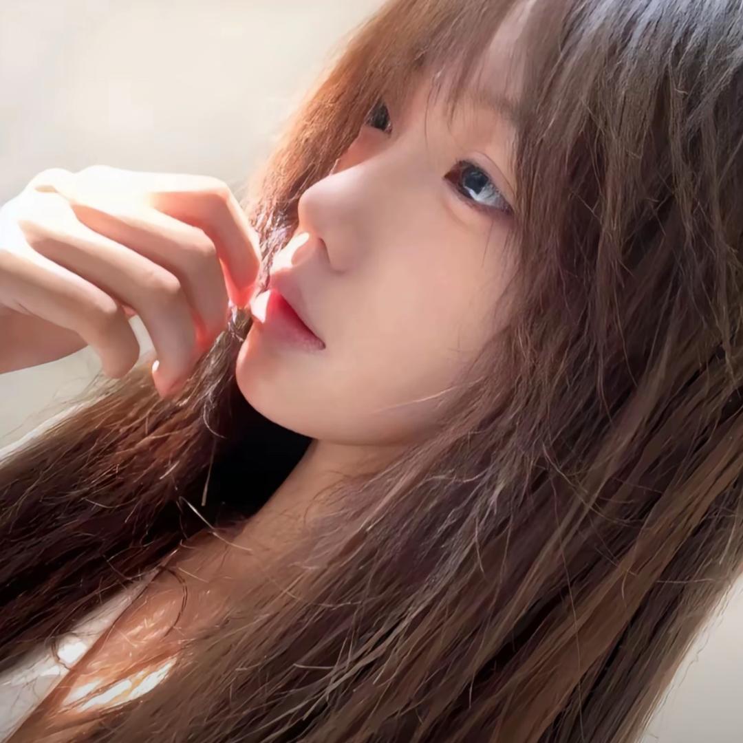 小吻.