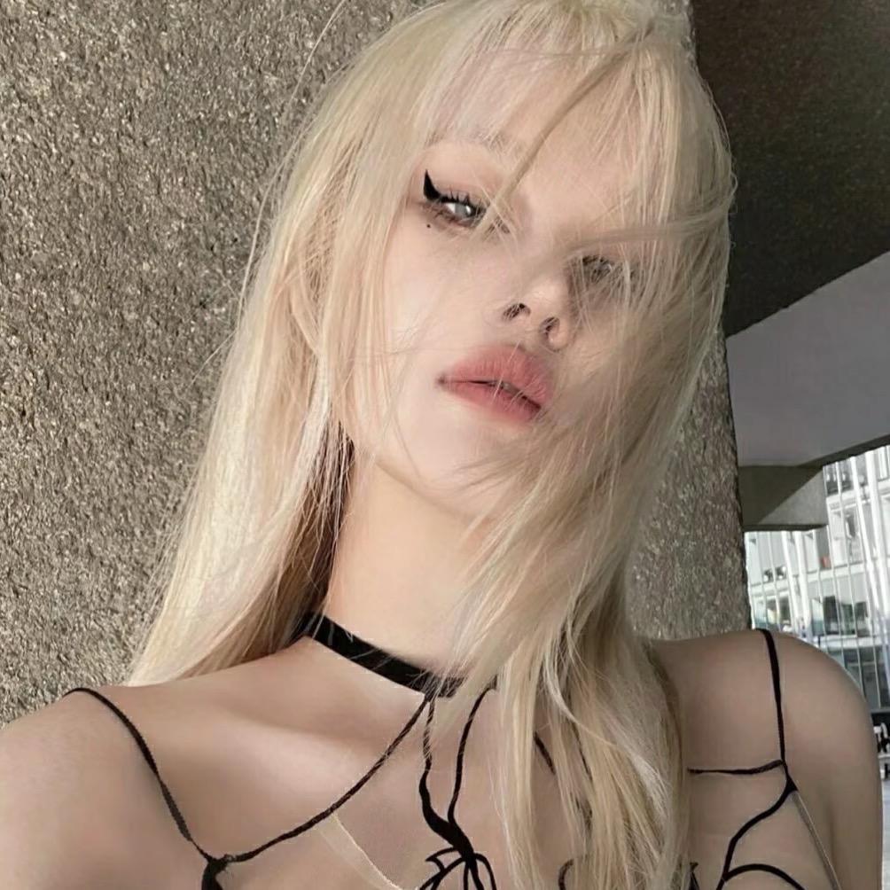 爱吃香菜.