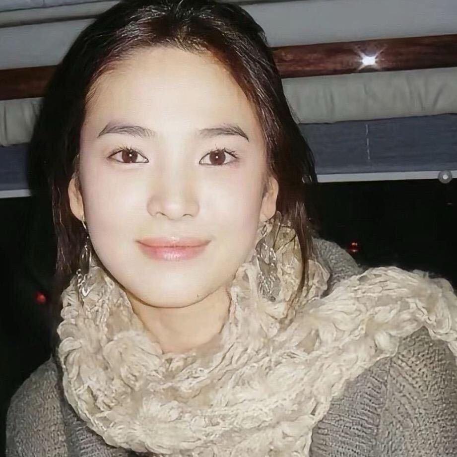 不知名美女