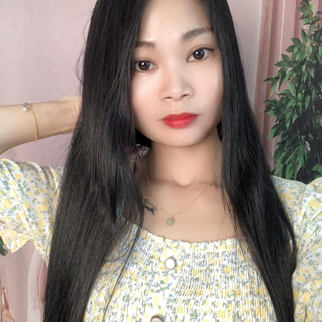 小燕穿搭