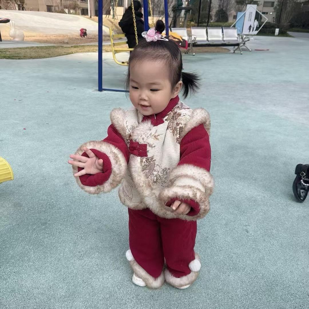 奶奶和小宝