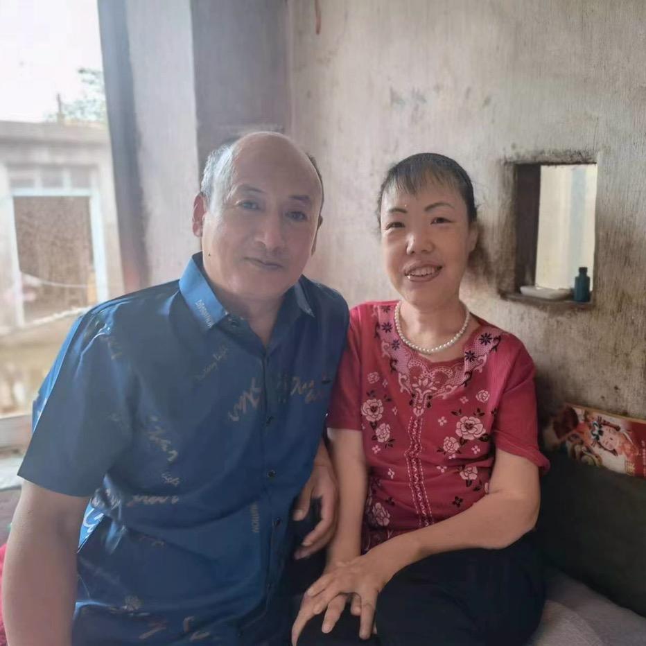 不会动的天使（赚钱印刷瘫痪老伴写的书）
