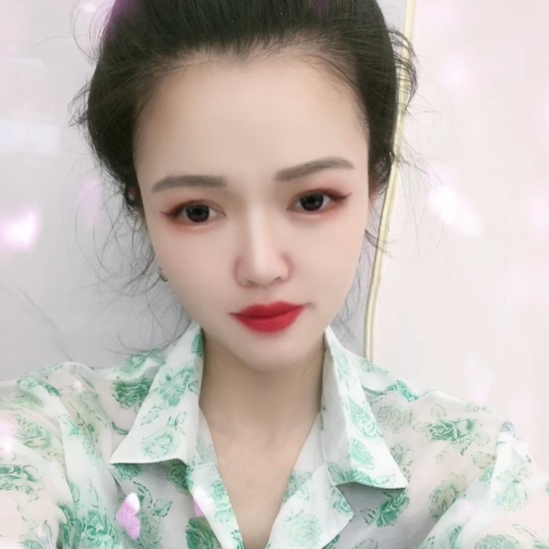 👗卖衣的小姐姐
