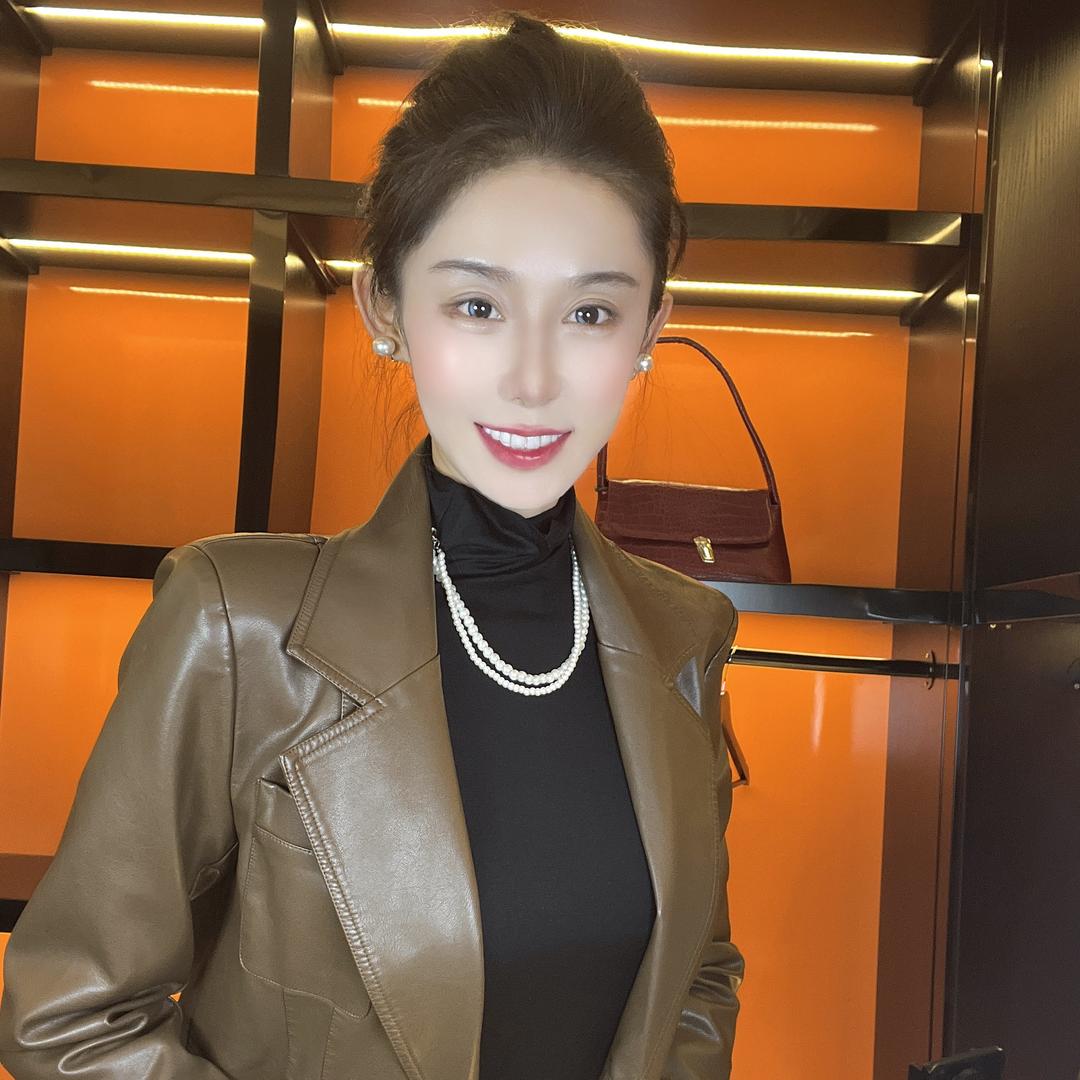 四季春轻奢服饰
