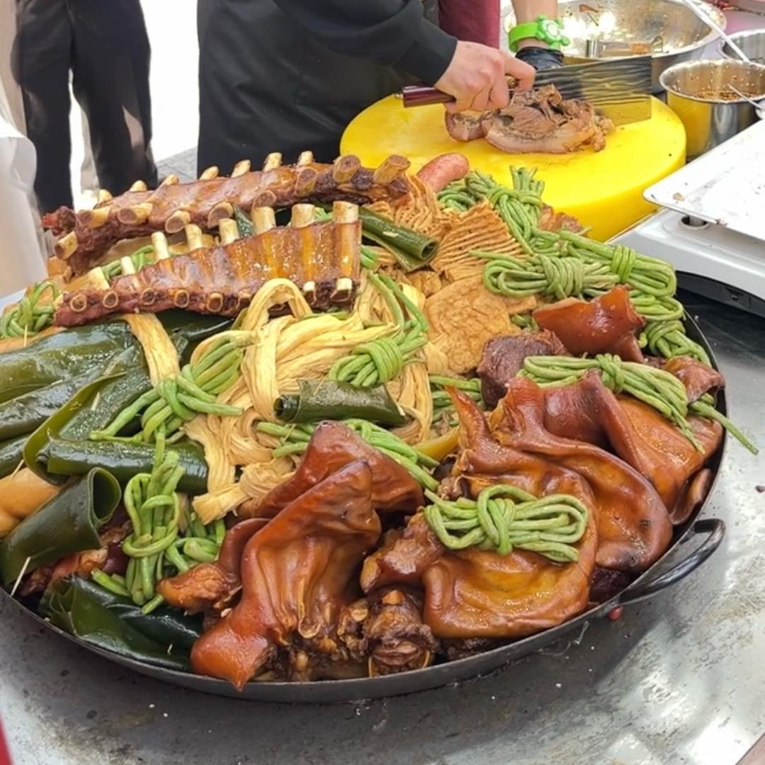 大锅卤菜