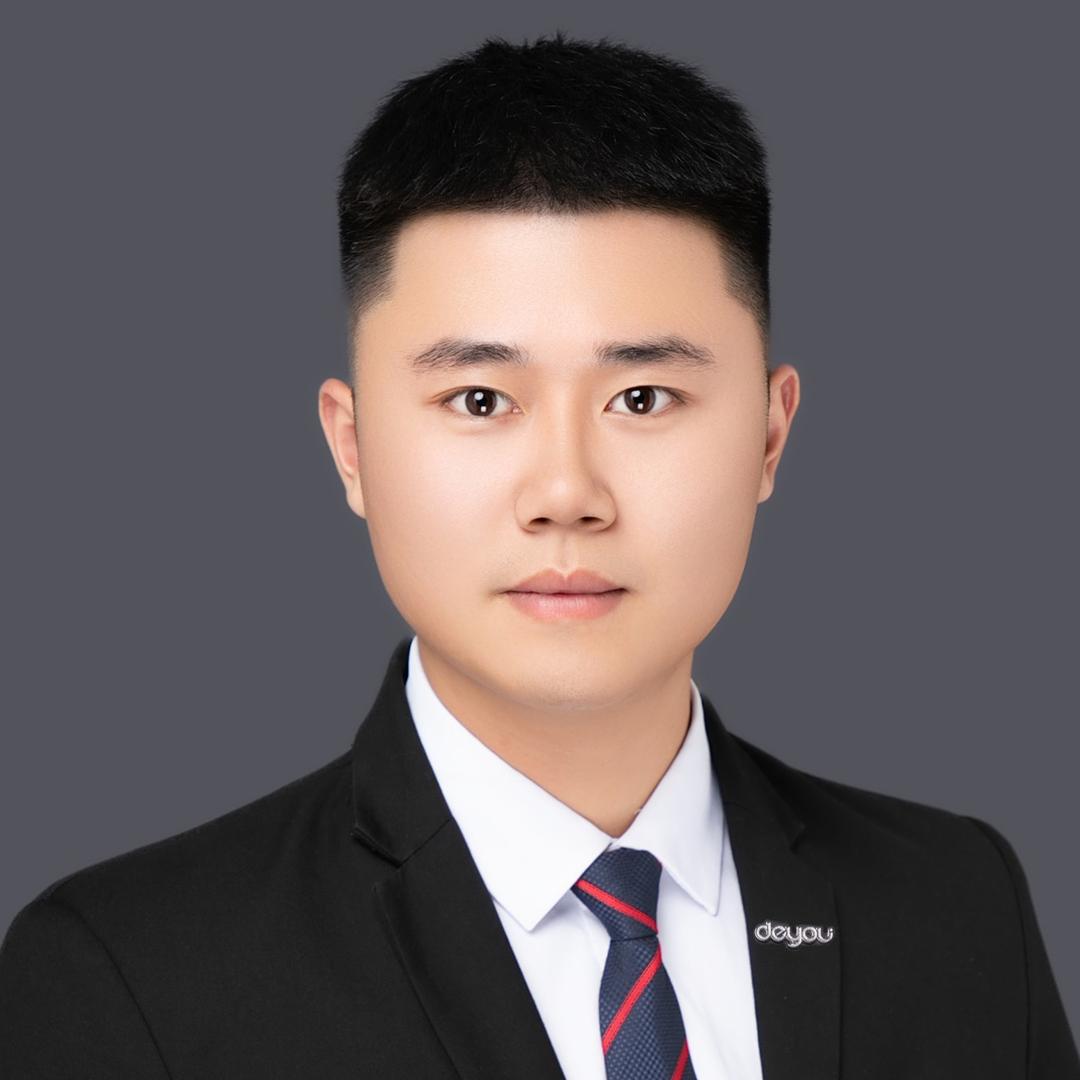 梁英俊探房