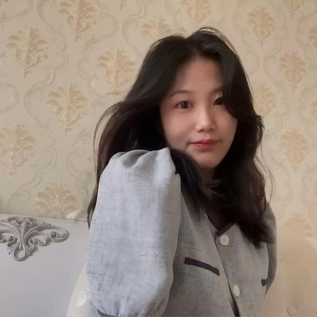 慧如举珠宝