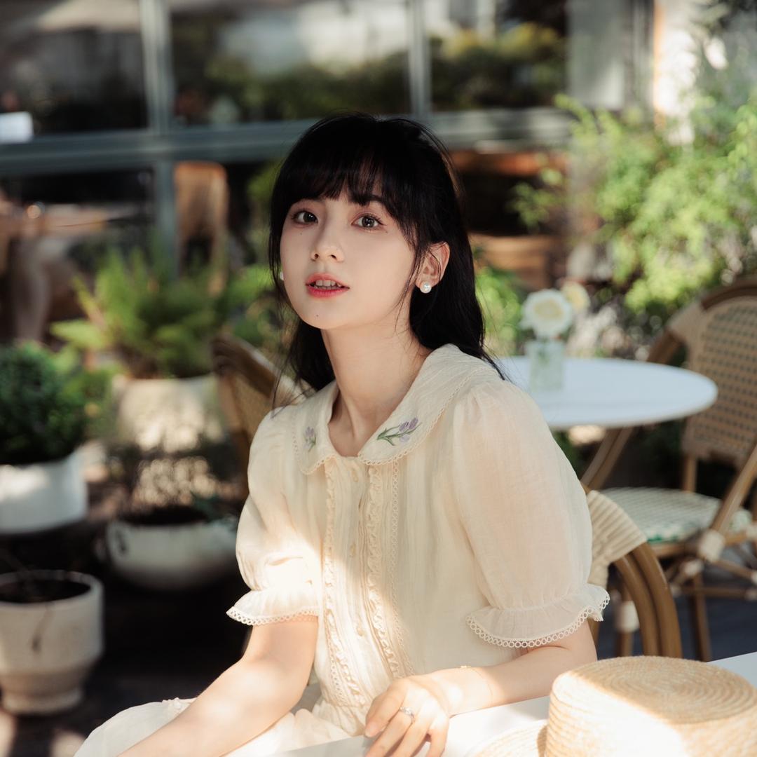 小镇姗姗