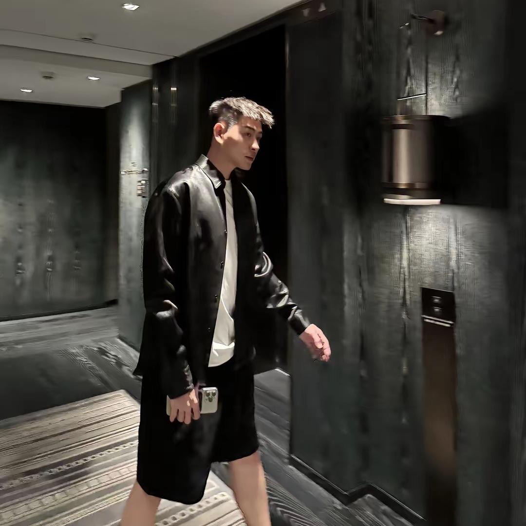 秦磊-定制服装