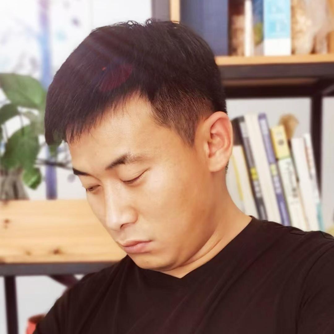 凡人-龙堂主
