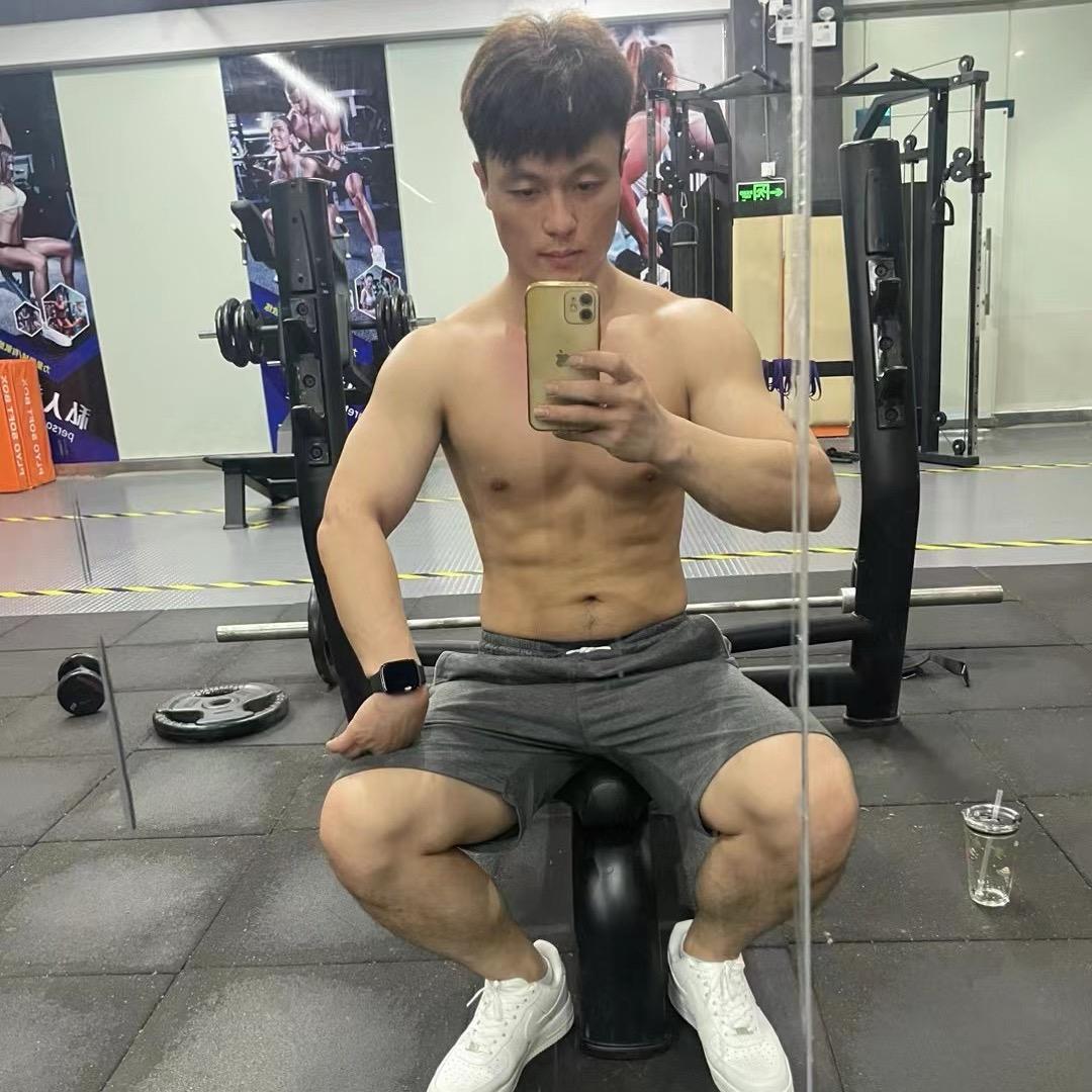 爱健身的man