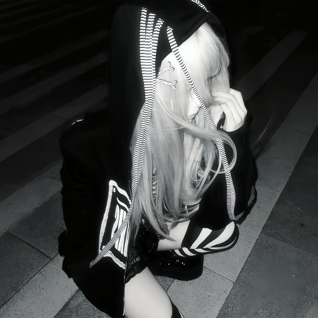 灰郁泪痛