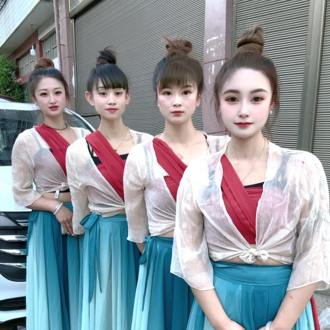 💃🏻兴义马岭平寨花灯演出团工作号🌺