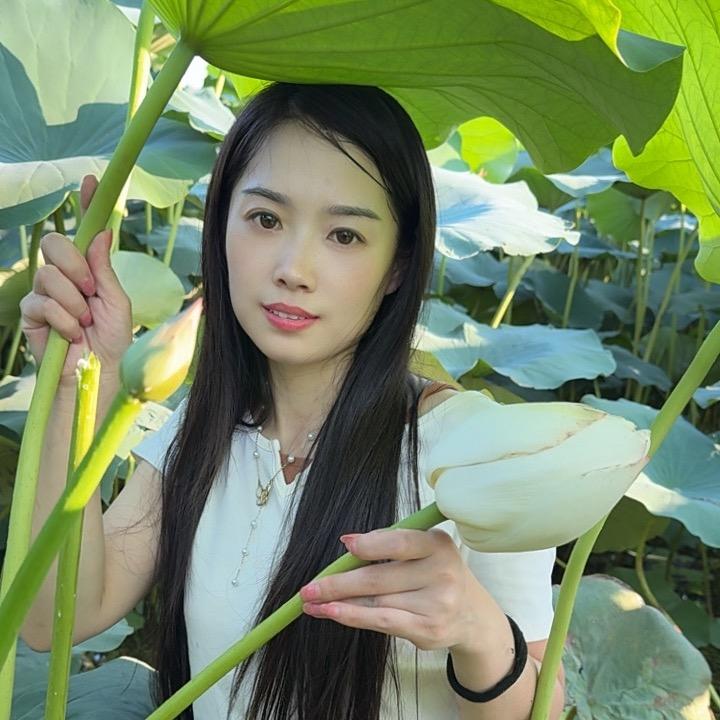 聚脲防水小丫头